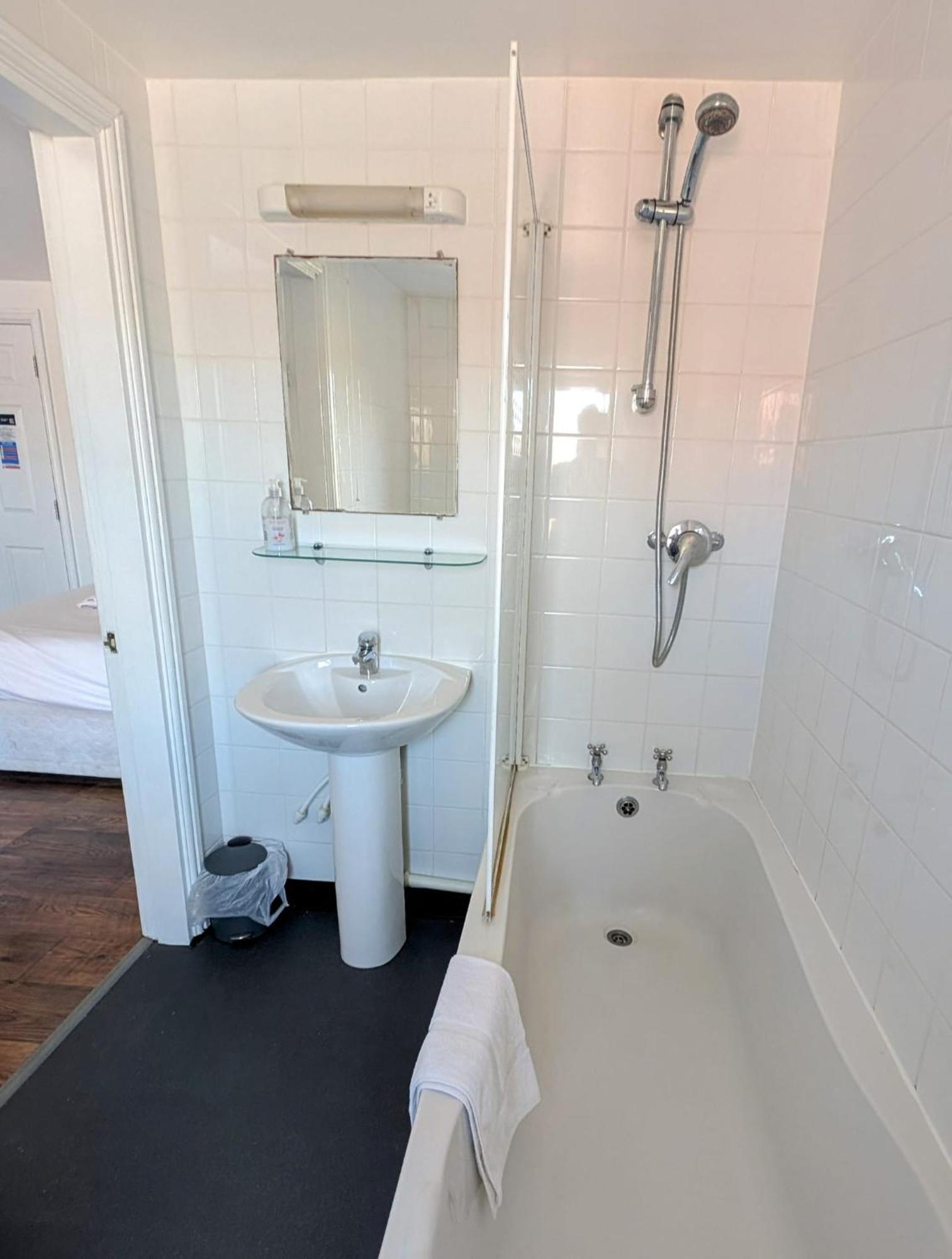 Oyo Aparthotel Hathern Exterior foto